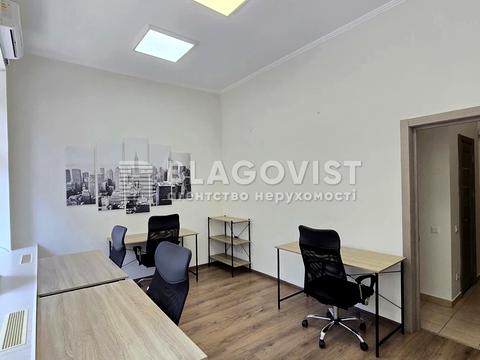 комерційна за адресою Мала Житомирська вул., 16/3