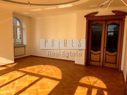 будинок за адресою Київ, Василя Сухомлинського вул.