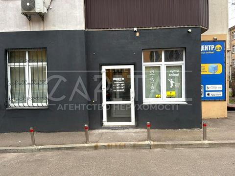 комерційна за адресою Макаренка вул., 1-А