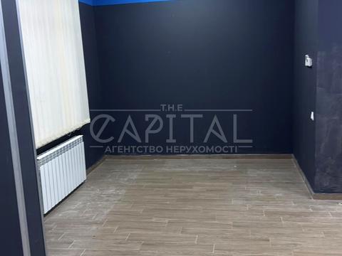 комерційна за адресою Макаренка вул., 1-А