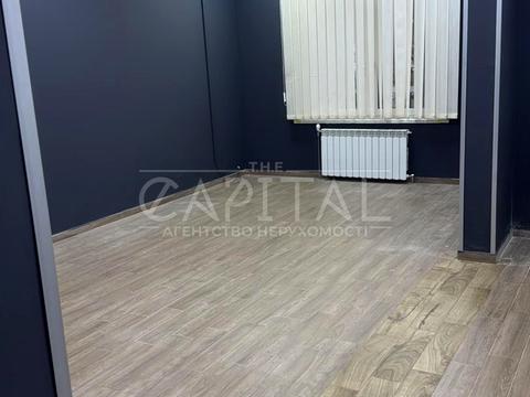 комерційна за адресою Макаренка вул., 1-А