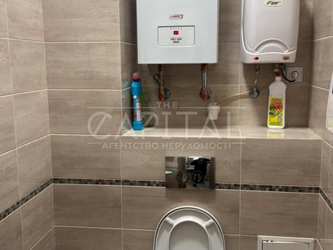 комерційна за адресою Макаренка вул., 1-А