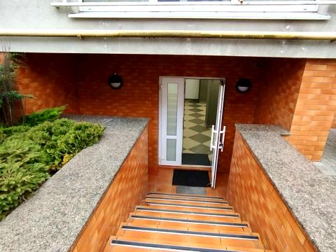 комерційна за адресою Карла Мікльоша вул., 11