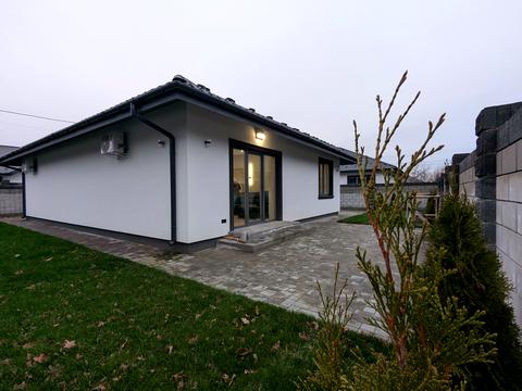 будинок за адресою Успішна, 98