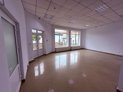 комерційна за адресою Міклоша Берчені вул., 5