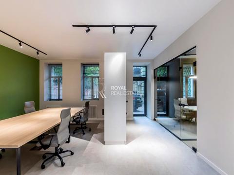 комерційна за адресою Хмельницького Богдана, 9