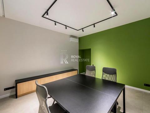 комерційна за адресою Хмельницького Богдана, 9