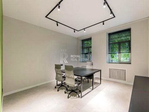 комерційна за адресою Хмельницького Богдана, 9