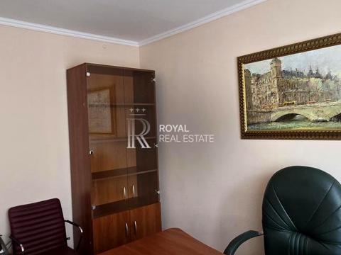 комерційна за адресою Загорівська вул. (Багговутівська), 17-21