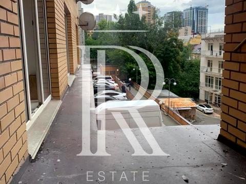 комерційна за адресою Василя Тютюнника вул. (Анрі Барбюса), 5