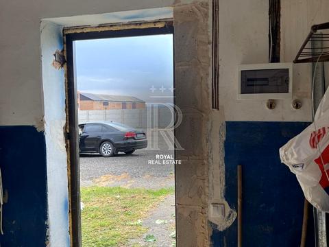 комерційна за адресою Підгірний, 20