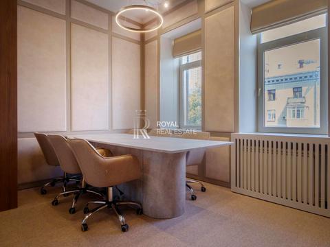 комерційна за адресою Еспланадна вул., 32-В