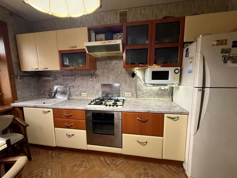 будинок за адресою 11 Лінія вул., 4