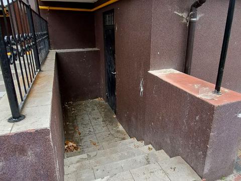 комерційна за адресою Давидчука вул., 42