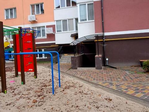 комерційна за адресою Давидчука вул., 42