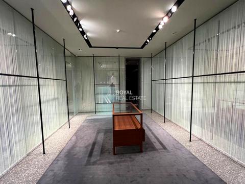 комерційна за адресою Лесі Українки бульв., 7-А