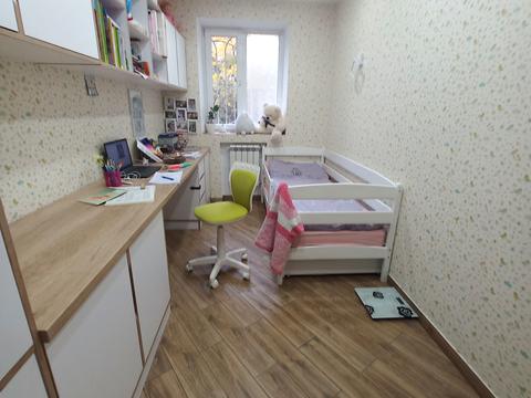 квартира за адресою Космонавтів вул., 12