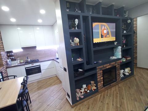 квартира за адресою Космонавтів вул., 12