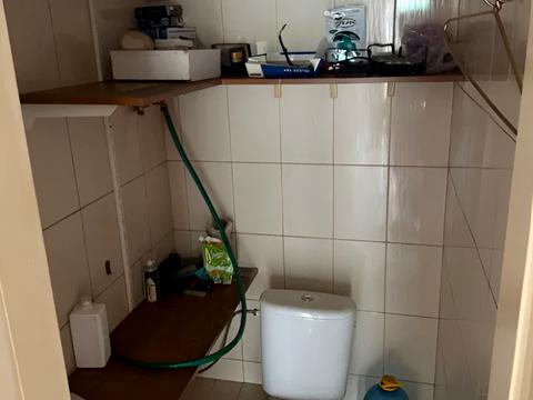 комерційна за адресою Калинова вул., 1