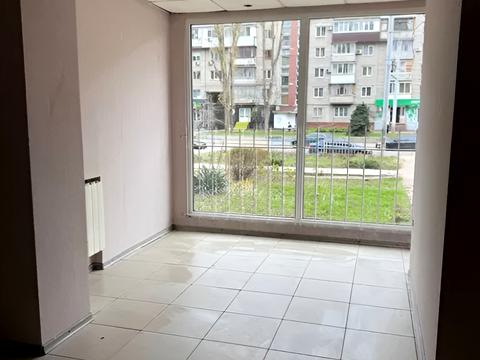 комерційна за адресою Калинова вул., 1