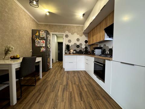 квартира за адресою Олекси Тихого пров., 4 к1