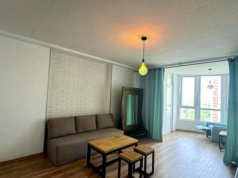 квартира за адресою Анни Ахматової вул., 22