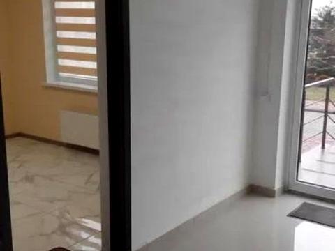 коммерческая по адресу Литературная ул., 12