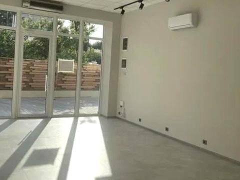 комерційна за адресою Львівська вул., 15б