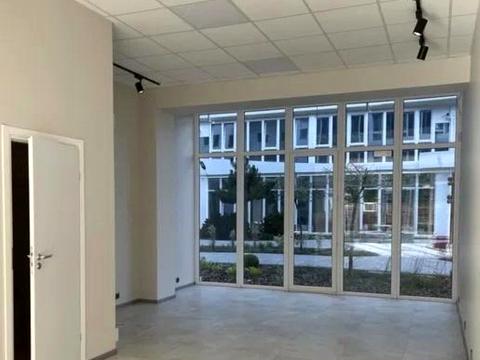 комерційна за адресою Львівська вул., 15б