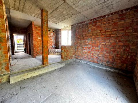 будинок за адресою с. Гатне, Грушева вул.