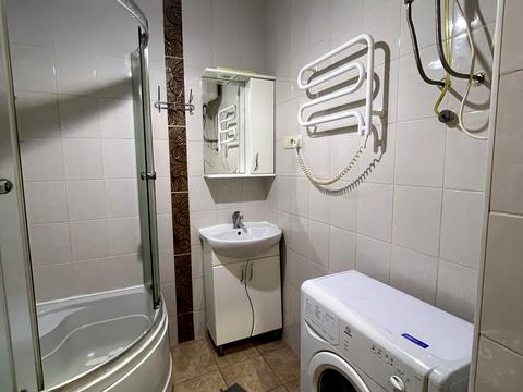 квартира за адресою Віри Холодної пл., 3