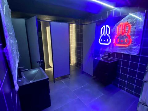 комерційна за адресою Еспланадна вул., 2