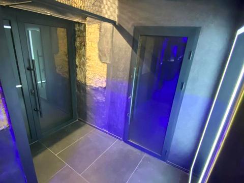 комерційна за адресою Еспланадна вул., 2