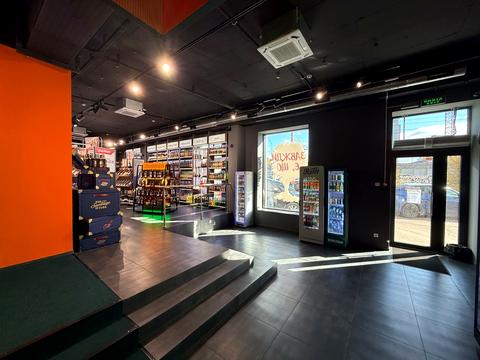 комерційна за адресою Миколи Міхновського бульв. (Дружби народів), 1