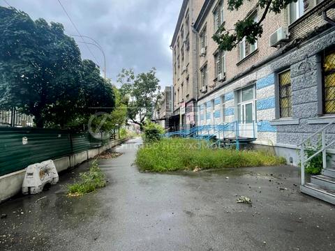 комерційна за адресою Вадима Гетьмана вул., 2