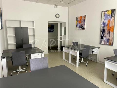 комерційна за адресою Вадима Гетьмана вул., 2