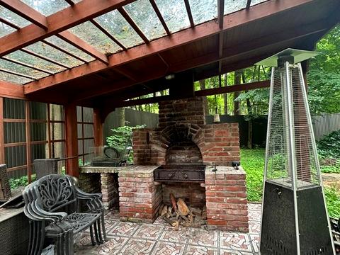 будинок за адресою Дмитра Павличка вул. (Пушкінська), 4