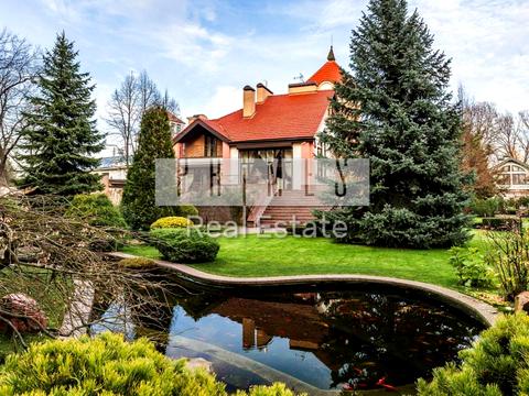 будинок за адресою Вишнева вул.