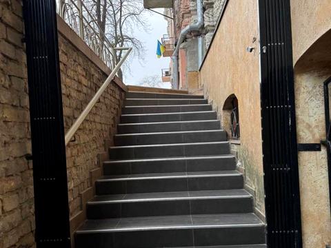 комерційна за адресою Преображенская, 11