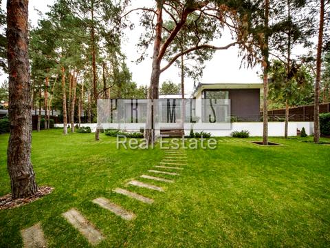 будинок за адресою Вишнева вул.