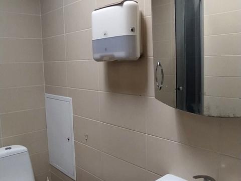 комерційна за адресою Велика Васильківська вул. (Червоноармійська), 72