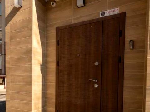 комерційна за адресою Зоопаркова вул., 1