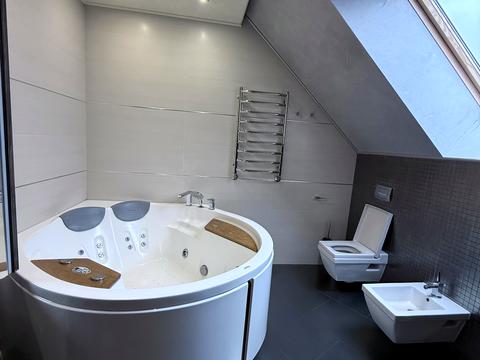 дом по адресу Деснянская ул.