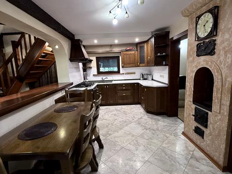 дом по адресу Деснянская ул.