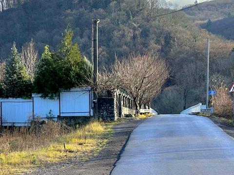 участок по адресу Ужанська