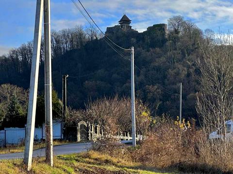 участок по адресу Ужанська