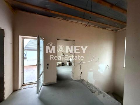 дом по адресу Вышгородская ул.