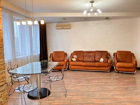 квартира по адресу Миколы Бажана просп., 12