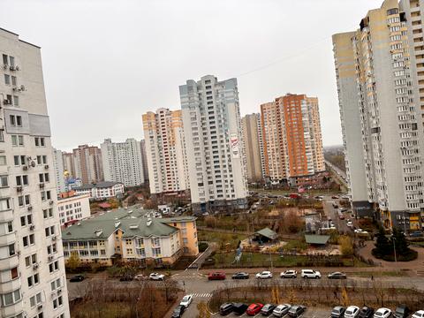 квартира по адресу Миколы Бажана просп., 12