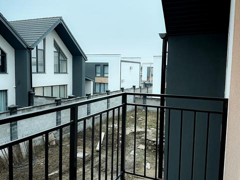 будинок за адресою Масив Чарівний, 12Б